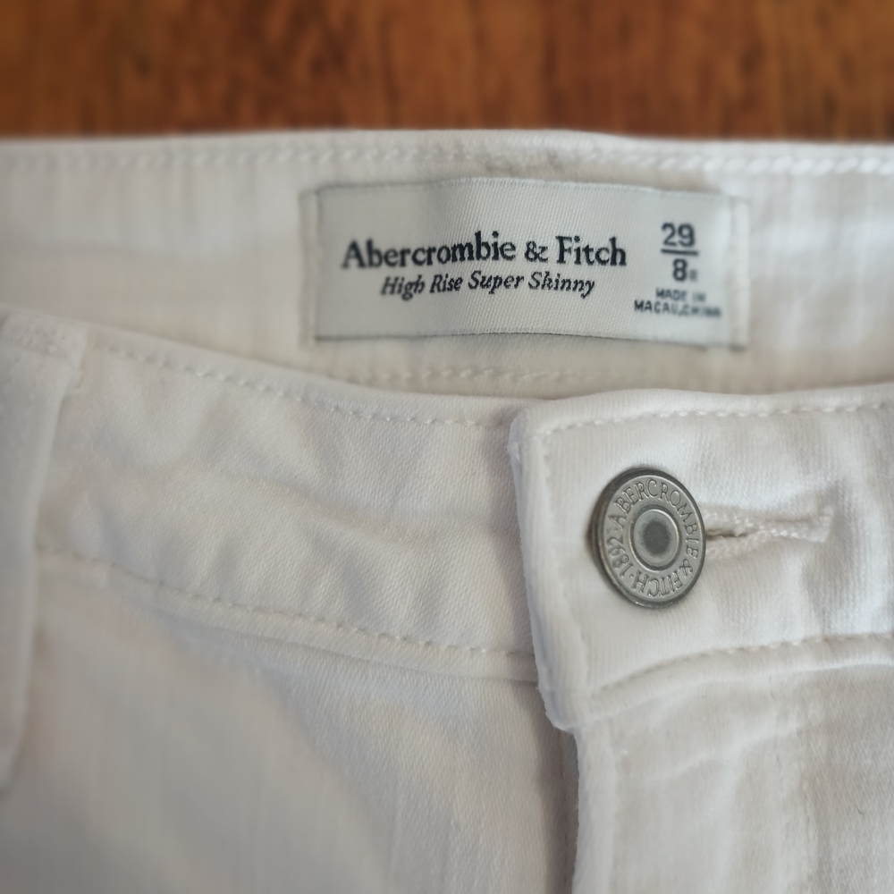 Abercrombie & Fitch White High Rise Super Skinny Jeans